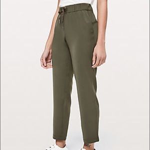 Comfy green lululemon pants